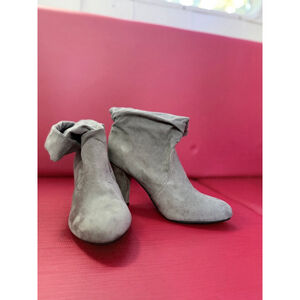 Express Gray Suede Ankle Boots & Booties Size 9